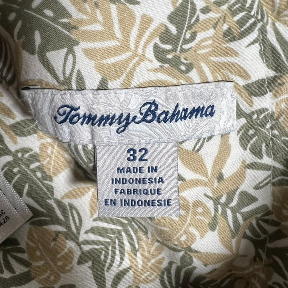 Tommy Bahama Shorts Mens 32 Cream Cargo Casual Preppy Chino Pockets Logo Adult - Picture 9 of 11